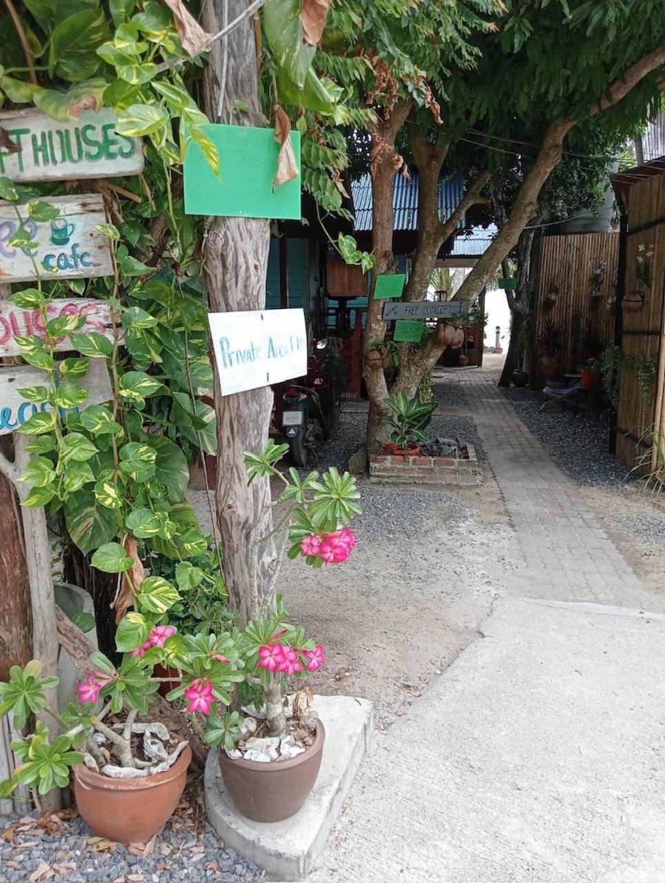 סריתאנו Free Concept Beach Resort מראה חיצוני תמונה